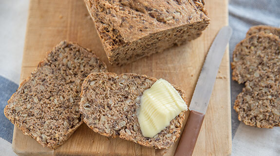 Dinkelvollkornbrot mit Nüssen & Körnern